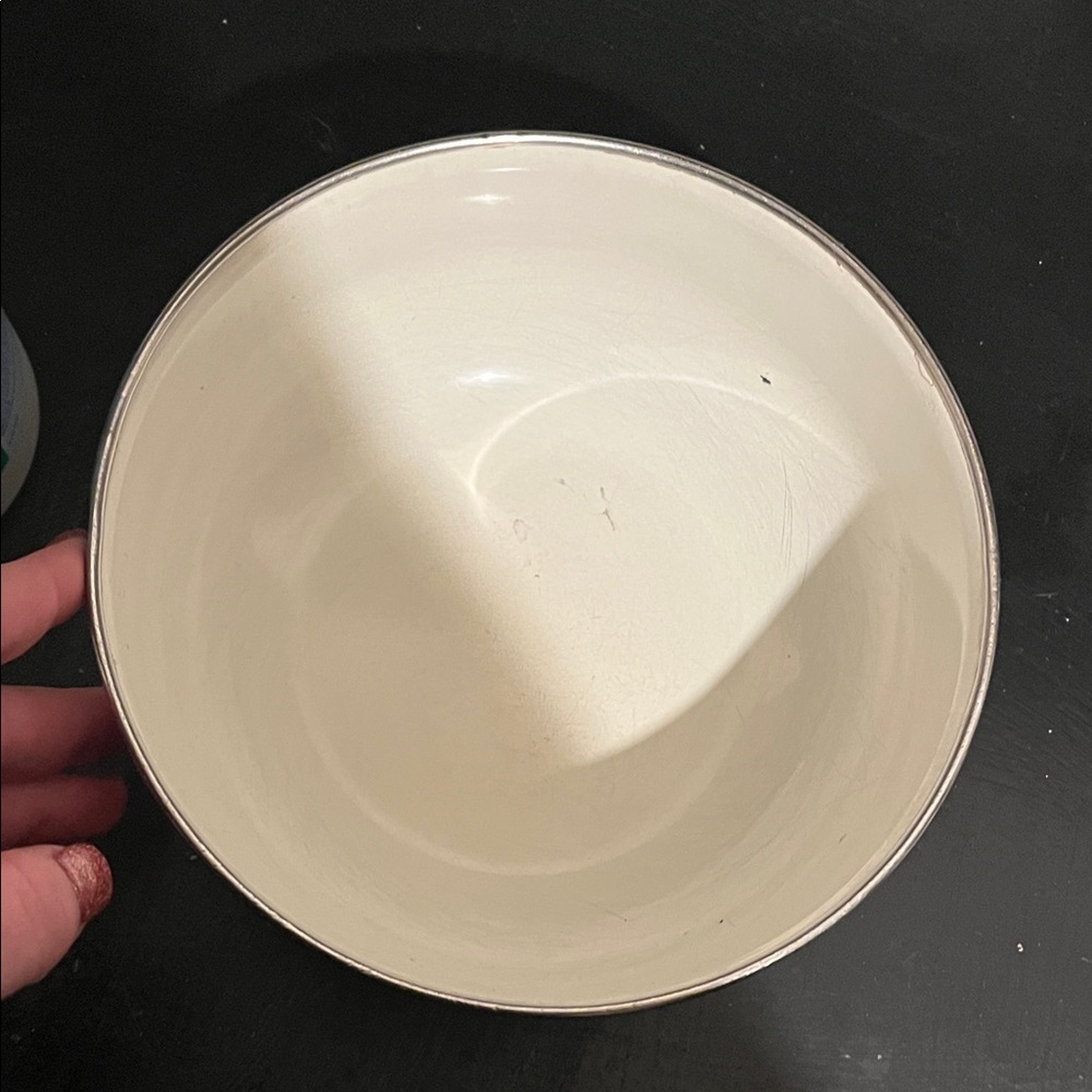 Super pretty flower bowl.